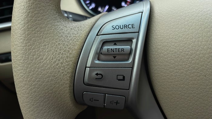 NISSAN X TRAIL-Drivers Control