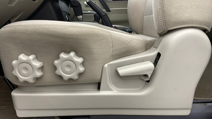 MITSUBISHI PAJERO-Driver Side Adjustment Panel