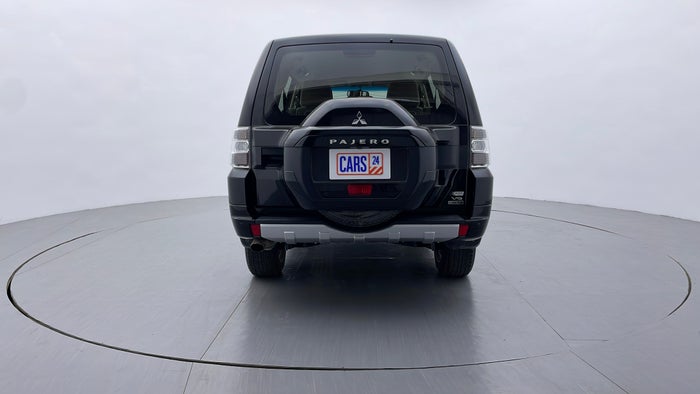 MITSUBISHI PAJERO-Back/Rear View