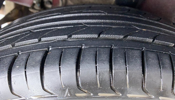 2014 Hyundai Grand i10 MAGNA 1.2 VTVT, Petrol, Manual, 62,001 km, Right Rear Tyre Tread