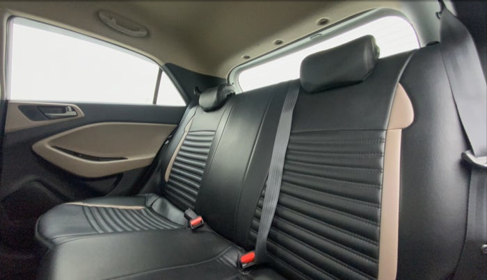 2016 Hyundai Elite i20 ASTA 1.2, Petrol, Manual, 42,880 km, Right Side Rear Door Cabin
