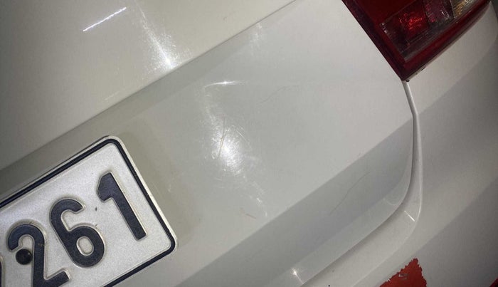 2017 Volkswagen Ameo HIGHLINE  PLUS 1.2, Petrol, Manual, 81,303 km, Dicky (Boot door) - Minor scratches