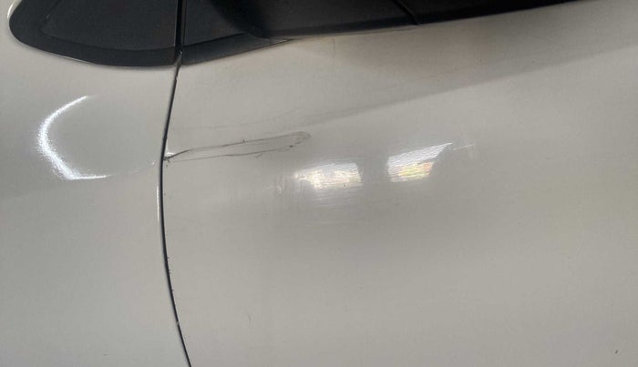 2017 Volkswagen Ameo HIGHLINE  PLUS 1.2, Petrol, Manual, 81,303 km, Front passenger door - Slightly dented