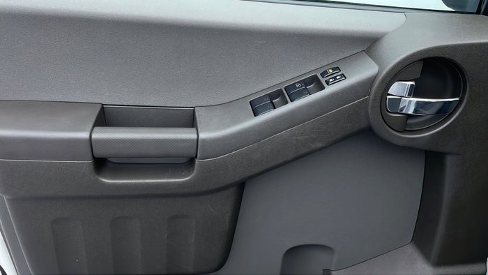 NISSAN X TERRA-Door Interior LHS front Scratch