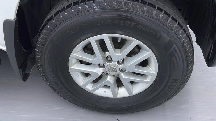 NISSAN X TERRA-Alloy Wheel RHS Front Scratch