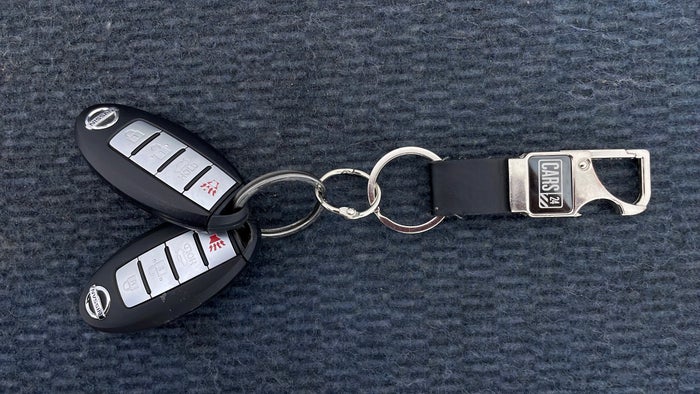 NISSAN SENTRA-Key Close-up