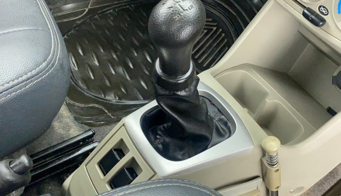 2017 Maruti Alto K10 VXI, Petrol, Manual, 16,846 km, Gear lever - Boot cover slightly torn