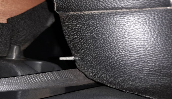 2015 Maruti Alto K10 VXI, Petrol, Manual, 99,053 km, Second-row right seat - Seat adjuster lever broken but working