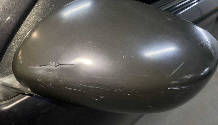 2015 Maruti Alto K10 VXI, Petrol, Manual, 99,053 km, Left rear-view mirror - Cover has minor damage
