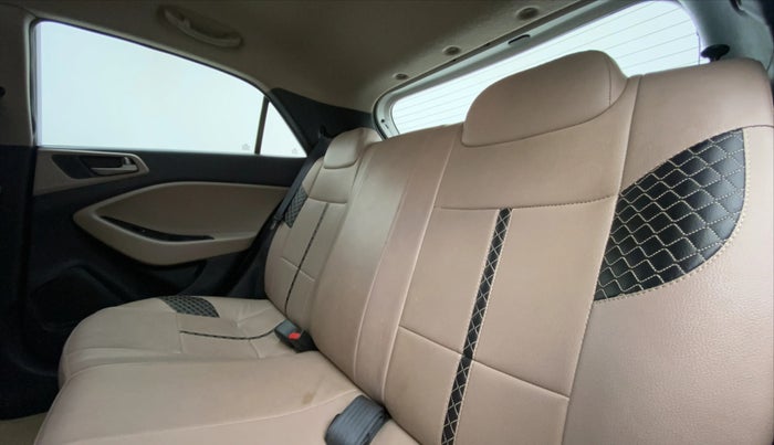 2015 Hyundai Elite i20 SPORTZ 1.2, Petrol, Manual, 69,055 km, Right Side Rear Door Cabin