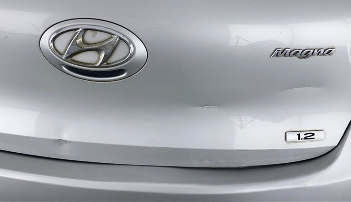 2014 Hyundai Grand i10 MAGNA 1.2 VTVT, Petrol, Manual, 25,771 km, Dicky (Boot door) - Slightly dented