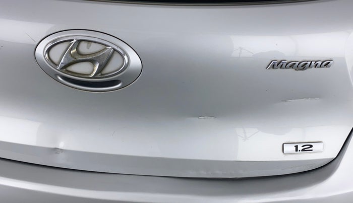 2014 Hyundai Grand i10 MAGNA 1.2 VTVT, Petrol, Manual, 25,771 km, Dicky (Boot door) - Minor scratches