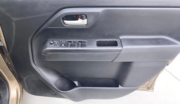2021 Maruti New Wagon-R ZXI 1.2, Petrol, Manual, 22,254 km, Driver Side Door Panels Control