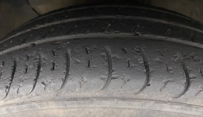 2017 Hyundai Creta SX 1.6 DIESEL, Diesel, Manual, 49,987 km, Left Front Tyre Tread