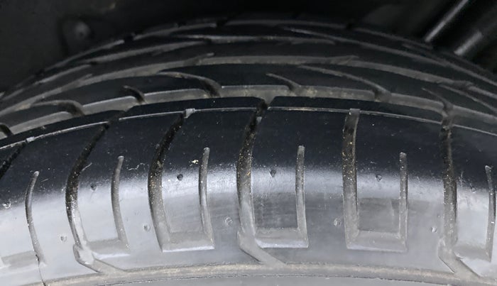 2020 Mahindra MARAZZO M 6 + 7 STR, Diesel, Manual, 10,653 km, Left Rear Tyre Tread
