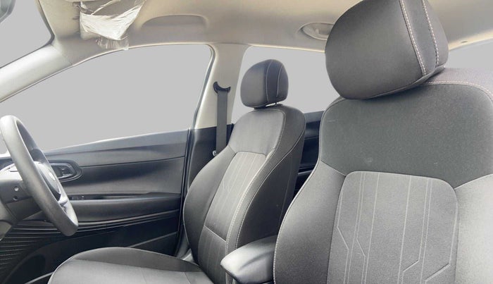 2021 Hyundai NEW I20 SPORTZ 1.2 MT, Petrol, Manual, 31,655 km, Right Side Front Door Cabin