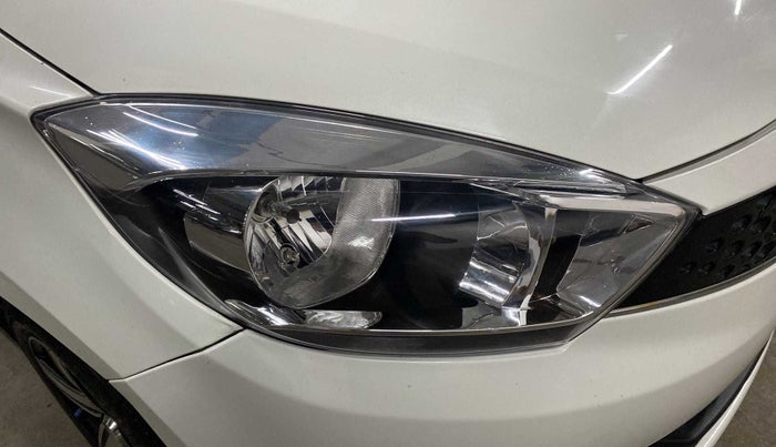 2018 Tata Tiago XZ 1.2 REVOTRON, Petrol, Manual, 54,755 km, Right headlight - Minor scratches