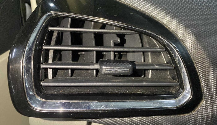 2018 Tata Tiago XZ 1.2 REVOTRON, Petrol, Manual, 54,755 km, AC Unit - Front vent has minor damage