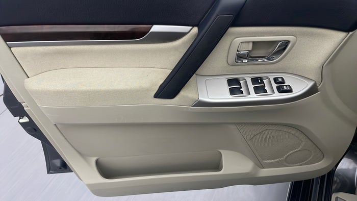 MITSUBISHI PAJERO-Driver Side Door Panels Controls