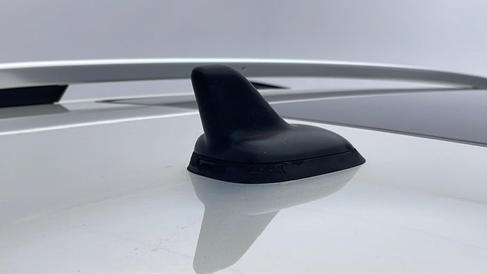 VOLKSWAGEN TOUAREG-Roof Antenna missing/broken