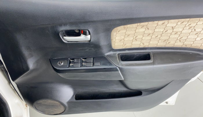 2017 Maruti Wagon R 1.0 VXI, Petrol, Manual, 29,049 km, Driver Side Door Panels Control