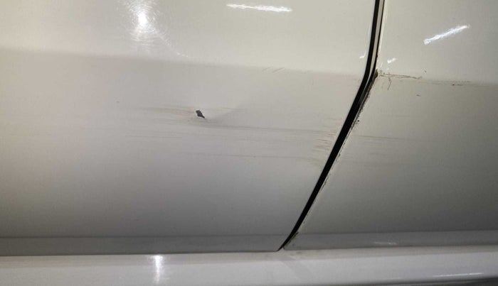 2017 Volkswagen Ameo HIGHLINE 1.2, Petrol, Manual, 56,769 km, Right rear door - Minor scratches