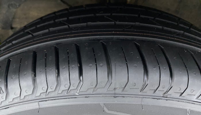 2017 Maruti Baleno ZETA PETROL 1.2, Petrol, Manual, 54,149 km, Left Front Tyre Tread