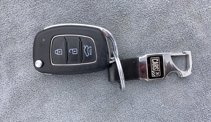 2021 Hyundai GRAND I10 NIOS SPORTZ 1.2 KAPPA VTVT CNG, CNG, Manual, 34,714 km, Key Close Up