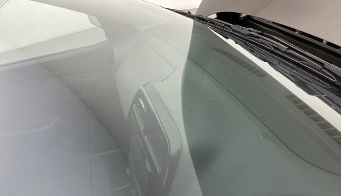 2015 Renault Kwid RXT, Petrol, Manual, 34,746 km, Front windshield - Minor spot on windshield