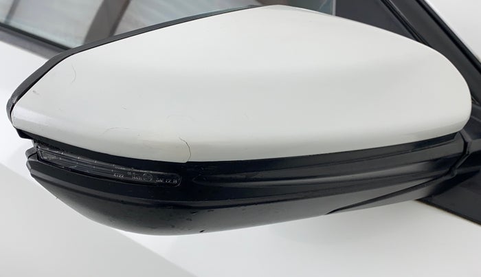 2019 Honda Civic 1.8L I-VTEC ZX CVT, Petrol, Automatic, 31,854 km, Right rear-view mirror - Cover has minor damage