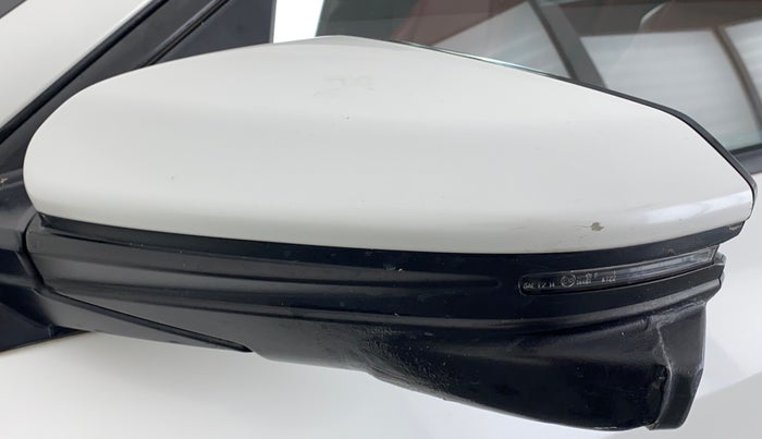 2019 Honda Civic 1.8L I-VTEC ZX CVT, Petrol, Automatic, 31,854 km, Left rear-view mirror - Cover has minor damage