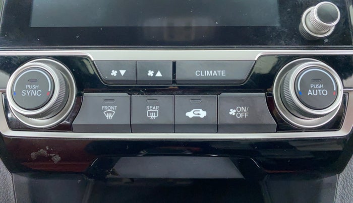 2019 Honda Civic 1.8L I-VTEC ZX CVT, Petrol, Automatic, 31,854 km, AC Unit - Directional switch has minor damage