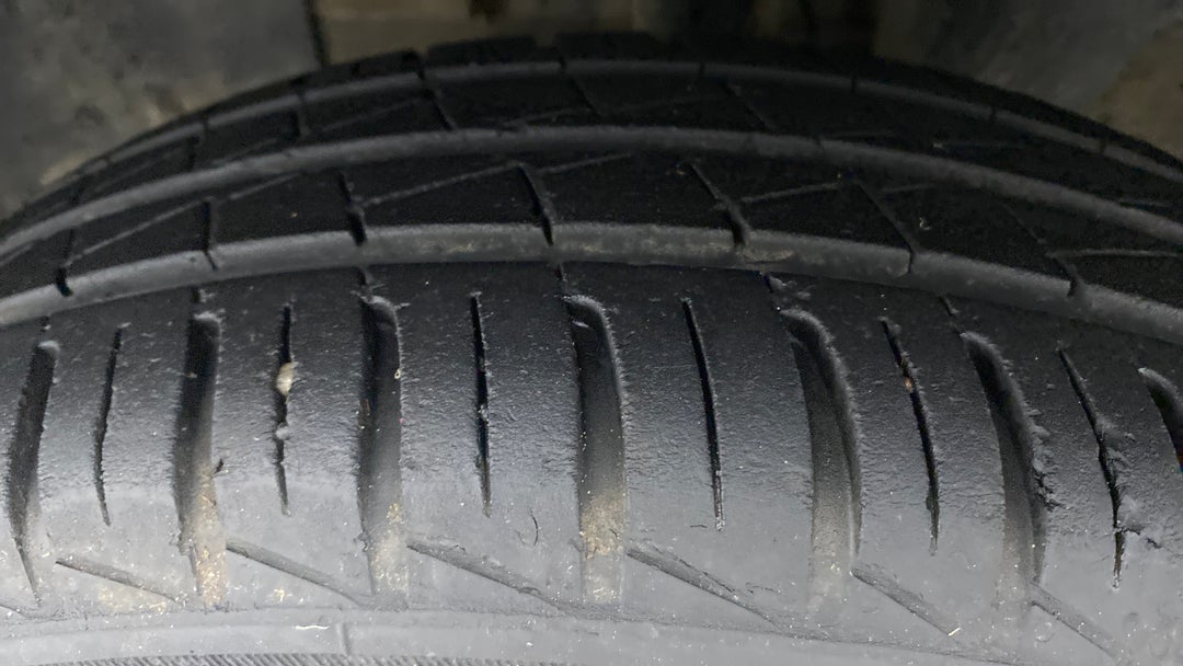 Left Front Tyre Tread