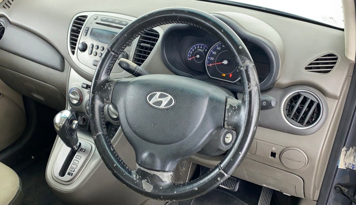 2011 Hyundai i10 SPORTZ 1.2 AT, Petrol, Automatic, 18,495 km, Steering wheel - Steering cover is minor torn
