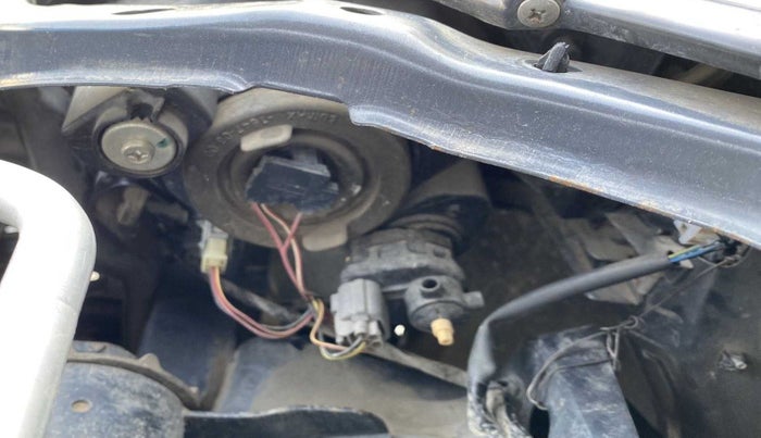 2018 Maruti Alto 800 VXI, Petrol, Manual, 24,332 km, Right headlight - Clamp has minor damage