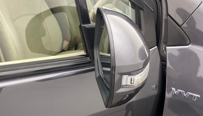 2017 Maruti Ertiga ZXI+, Petrol, Manual, 75,909 km, Right rear-view mirror - Minor noise
