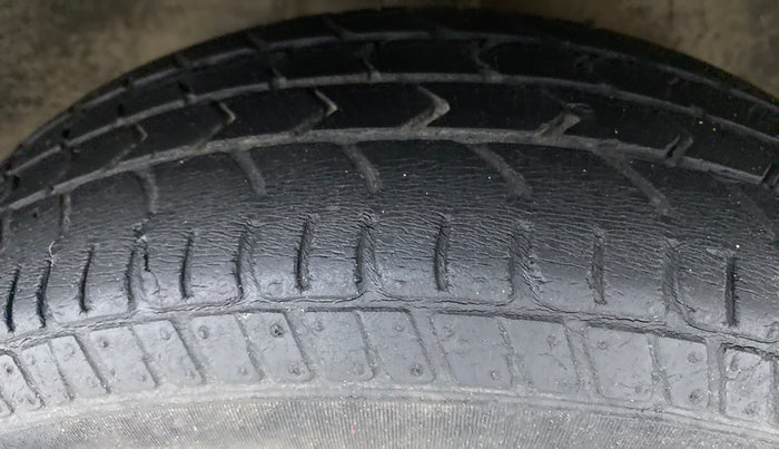 2017 Maruti Alto K10 VXI (O), Petrol, Manual, 42,259 km, Right Front Tyre Tread