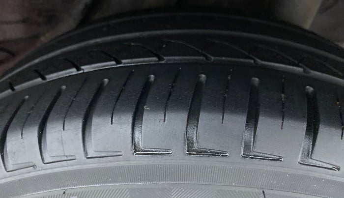 2014 Honda Amaze 1.2L I-VTEC S, Petrol, Manual, 47,390 km, Left Rear Tyre Tread