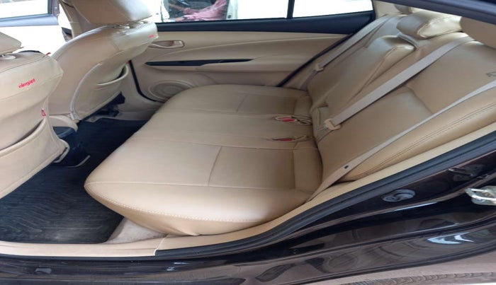 2020 Toyota YARIS J CVT, Petrol, Automatic, 8,828 km, Second-row left seat - Cover slightly stained