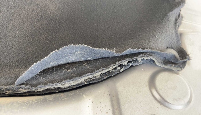 2017 Renault Kwid CLIMBER 1.0, Petrol, Manual, 53,128 km, Bonnet (hood) - Insulation cover has minor damage