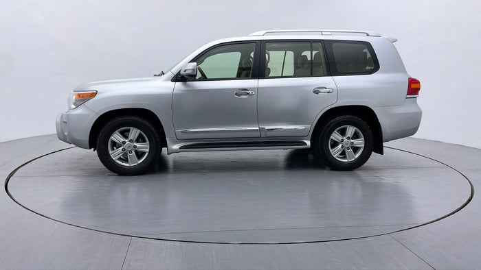 TOYOTA LAND CRUISER-Left Side View