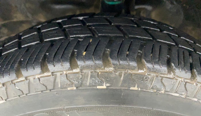 2014 Maruti Wagon R 1.0 LXI, Petrol, Manual, 33,016 km, Left Front Tyre Tread
