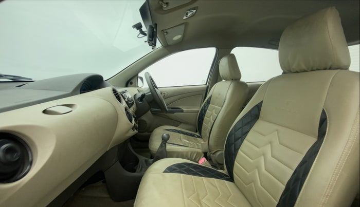 2015 Toyota Etios Liva G, Petrol, Manual, 96,553 km, Right Side Front Door Cabin
