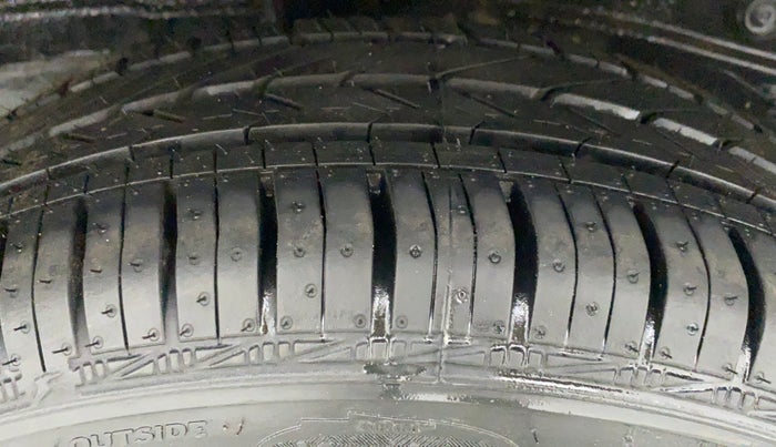 2015 Toyota Etios Liva G, Petrol, Manual, 96,553 km, Right Rear Tyre Tread