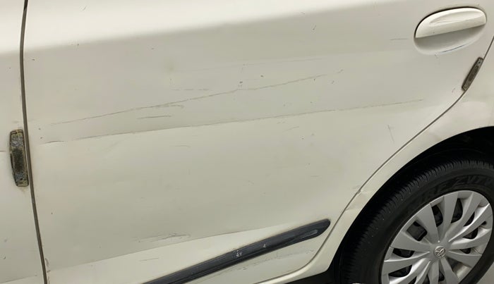 2015 Toyota Etios Liva G, Petrol, Manual, 96,553 km, Rear left door - Slightly dented