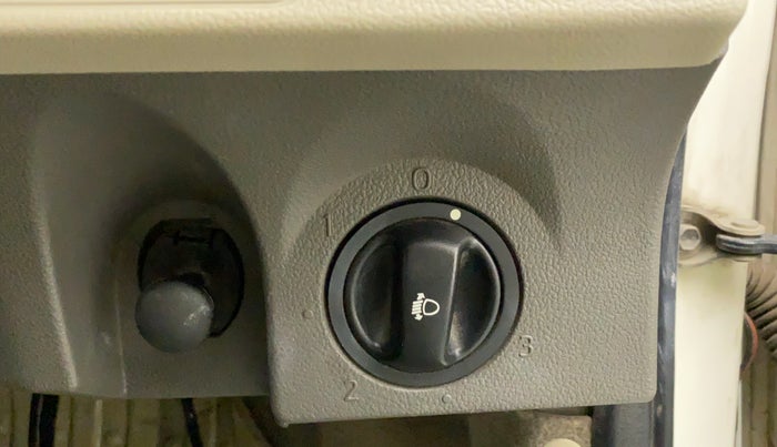 2015 Toyota Etios Liva G, Petrol, Manual, 96,553 km, Dashboard - Headlight height adjustment not working