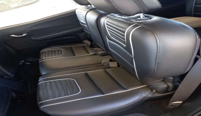 2017 Honda BR-V 1.5L I-VTEC V, Petrol, Manual, 19,947 km, Second-row left seat - Cover slightly stained