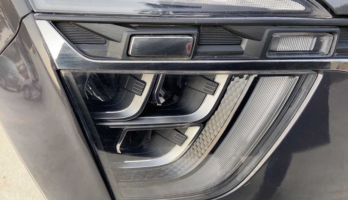 2021 Hyundai ALCAZAR PRESTIGE (O) 6STR 2.0 AT, Petrol, Automatic, 5,197 km, Right headlight - Minor scratches