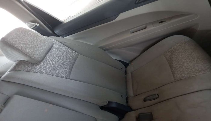 2020 Mahindra MARAZZO M4+ 8 STR, Diesel, Manual, 22,707 km, Second-row left seat - Cover slightly stained