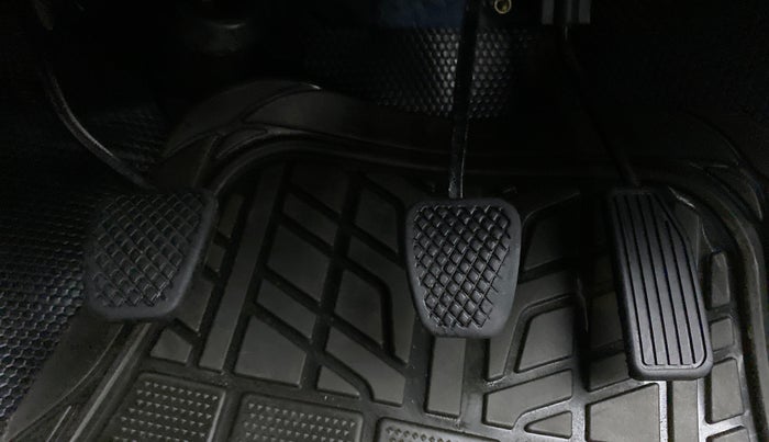 2016 Honda BR-V 1.5L I-VTEC S, Petrol, Manual, 46,226 km, Pedals
